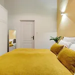 Comfy - Large In The Center Appartement *