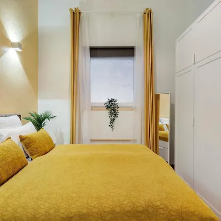 Comfy - Large In The Center *