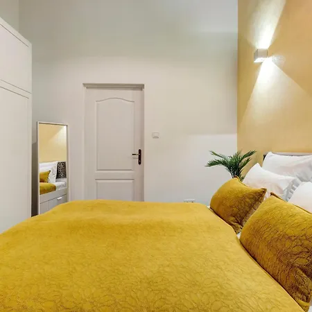 Comfy - Large In The Center Appartamento *