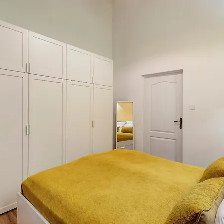 Appartamento Comfy - Large In The Center *