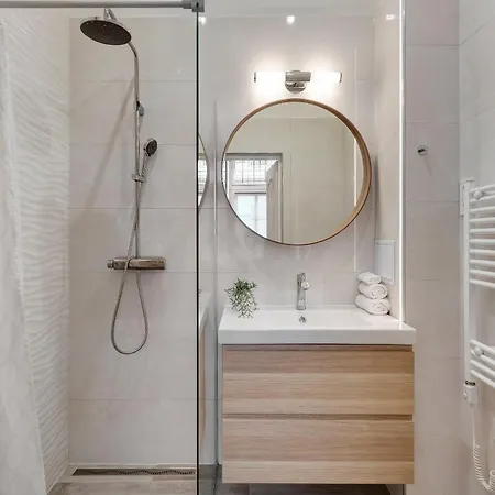 Comfy - Large In The Center Appartamento