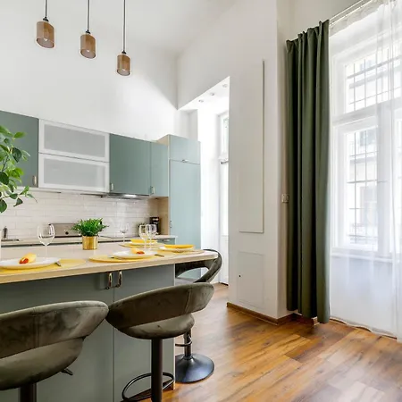 Appartamento Comfy - Large In The Center *