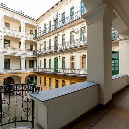 Comfy - Large In The Center Appartamento *