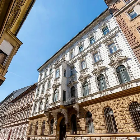 Comfy - Large In The Center *