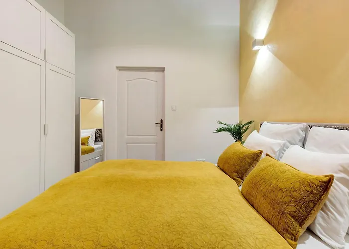Comfy - Large In The Center Apartament *